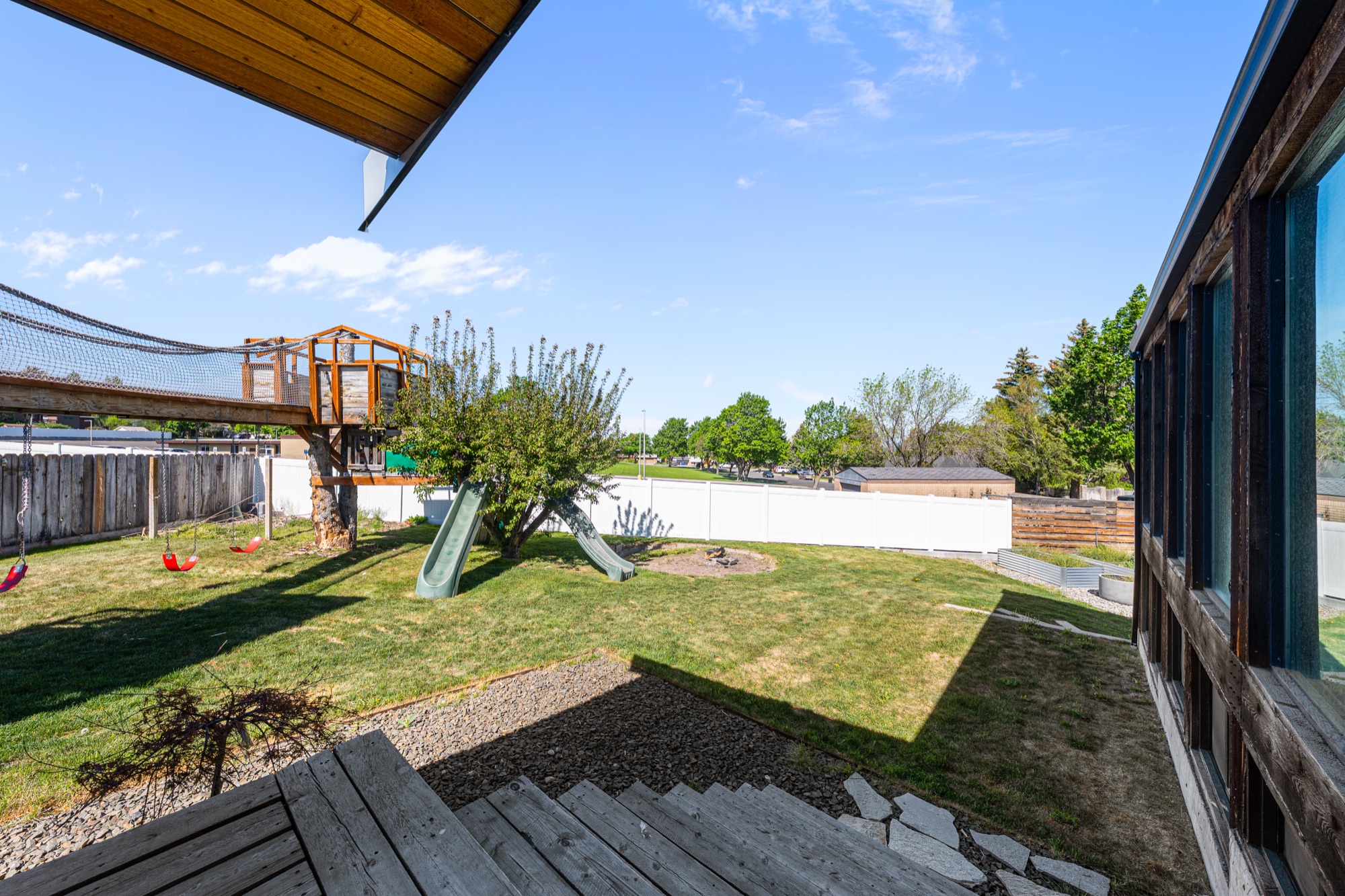 Backyard & Treehouse